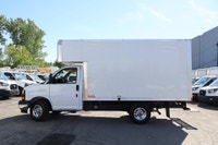 2026 GMC Savana CAMION NEUF / 13 KM / 6.6 LITRES 8 CYLINDRES / 2026 GMC SAVANA 3500 CUBE 12 PIEDS +... (image 5)