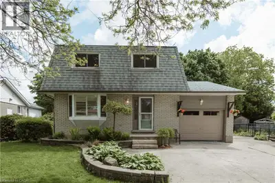 Welcome to 642 Cedargrove Place in a beautiful quiet neighbourhood, that may just be the site of you...