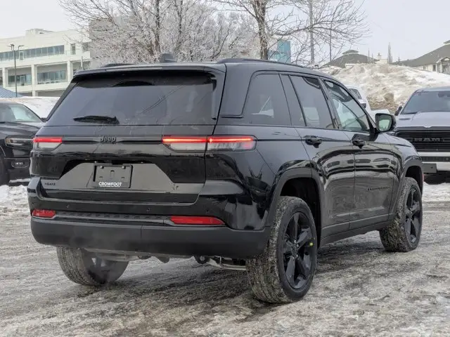 2025 Jeep Grand Cherokee Altitude * - Power Liftgate - Wireless in Cars & Trucks in Calgary - Image 9