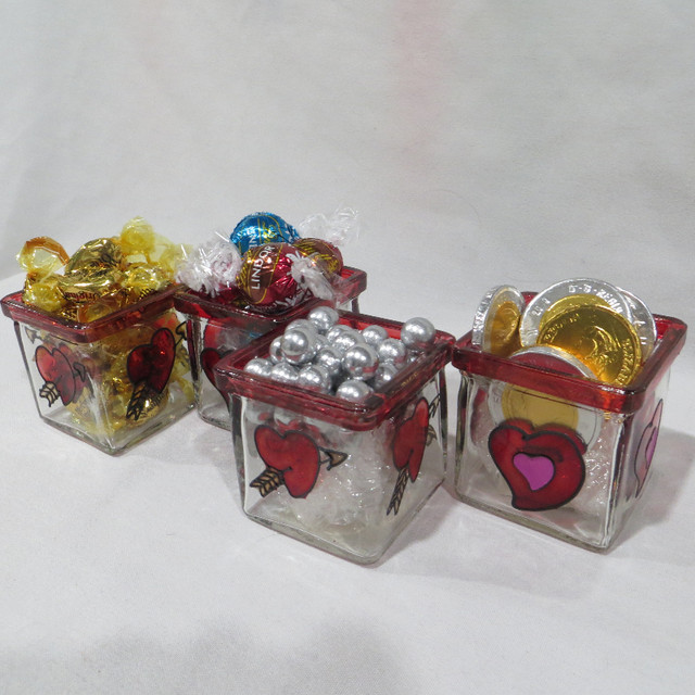 2 1/2" Clear Glass Cube With Hearts on Each Side in Holiday, Event & Seasonal in Winnipeg - Image 3