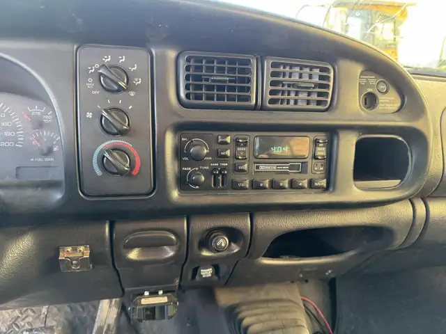 2001 DODGE RAM 3500 in Heavy Trucks in Saskatoon - Image 19