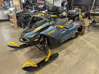 2026 Ski-Doo MXZ XRS 850 137 IR 1.25 10.25 MXZ XRS 850 137 ICE RIPPER 1.25, 10.25 TOUCH SCREEN