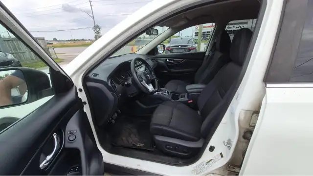 2017 Nissan Rogue SV, AWD, ONLY 36,000KMS, LOADED, LOW KMS, CERT in Cars & Trucks in London - Image 10