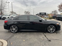 Boasting Honda’s renowned reliability and an impressive suite of premium features, this 2022 Honda C... (image 3)