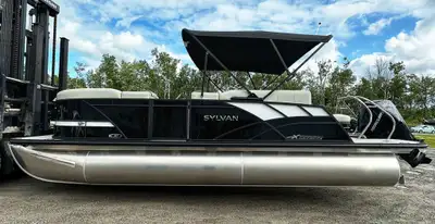 2025 SYLVAN X3 CLZ – PC2029 – Onyx The Sylvan Mirage X3 CLZ pontoon sets a new benchmark for family-...