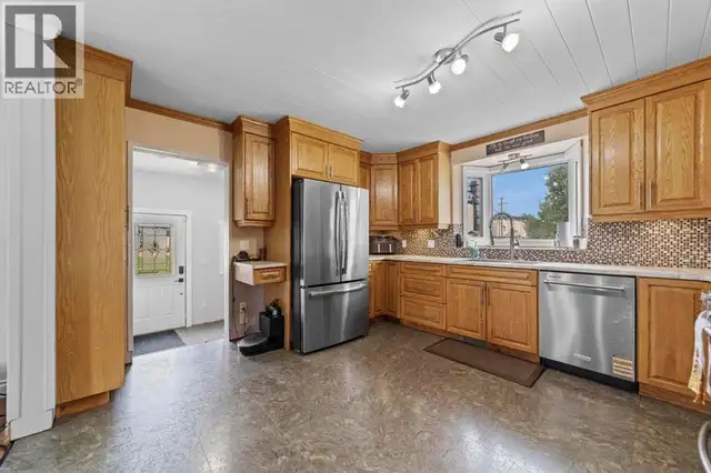 10 Railway Avenue N Rosalind, Alberta in Houses for Sale in Strathcona County - Image 14