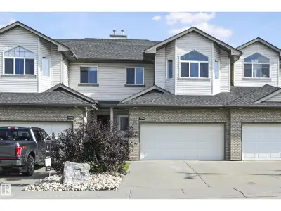 This WELL KEPT 2 storey townhome located in a quiet CUL-DE-SAC. Main floor features HIGH CEILINGS op...