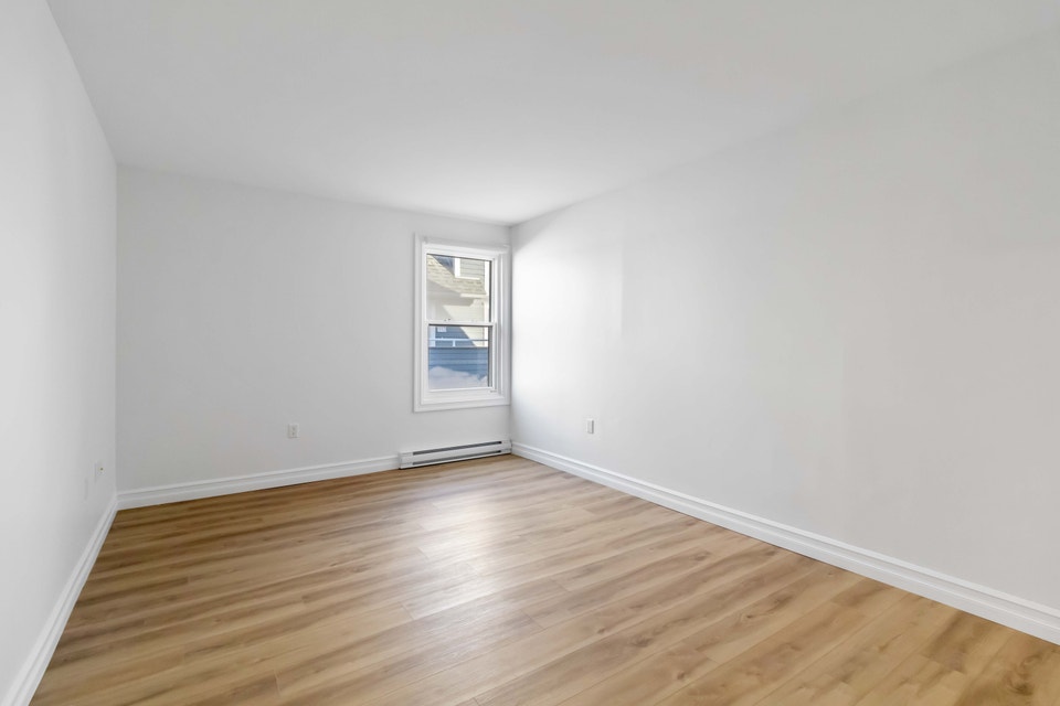 TWO BEDROOM APARTMENT AVAILABLE IN THE HEART OF DARTMOUTH 4
