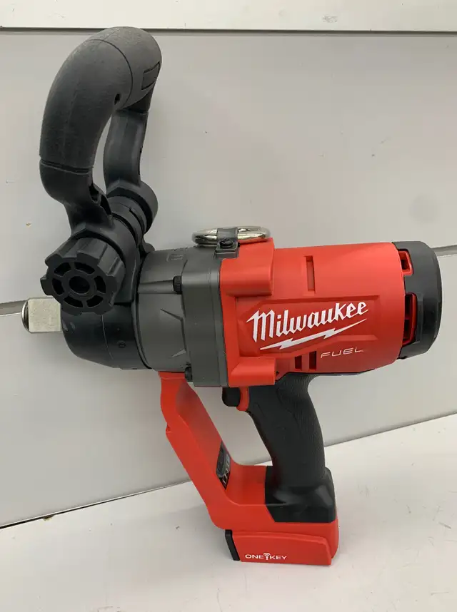 Milwaukee 2867 1" Impact Wrench in Power Tools in City of Toronto - Image 2