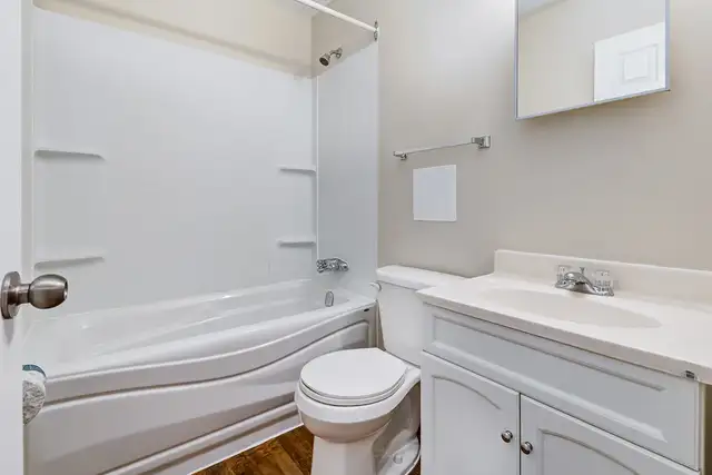 Modern Apartments with Air Conditioning - Willow Creek Apartment in Long Term Rentals in Regina - Image 17