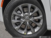 This Chrysler Pacifica boasts a Regular Unleaded V-6 3.6 L/220 engine powering this Automatic transm... (image 8)