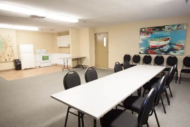 Windermere Place - Syracuse Apartment for Rent in Long Term Rentals in London - Image 13