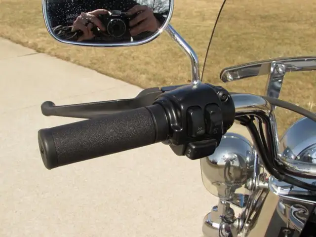 2006 Harley-Davidson FLSTC Heritage Softail Classic in Sport Touring in Leamington - Image 31