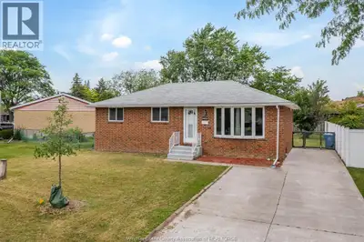 Beautifulfully furnished 6-bedroom home offering incredible space, functionality, and value! Featuri...
