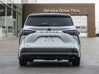 2025 Toyota Sienna XLE HEV | SUNROOF | NAVI | LEATHER The 2025 Toyota Sienna XLE HEV is a high-utili... (image 5)