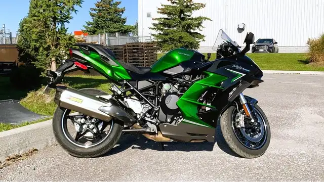 2022 KAWASAKI NINJA H2 SE SX - FINANCE AVAILABLE!  in Sport Bikes in Winnipeg - Image 2