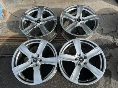 Good set of oringal Ford Mustang wheels. 19x8.5 Offset: 50 Bolt pattern: 5x114.3 You can reach me at...