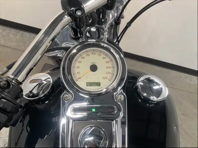 2011 Harley-Davidson FXDF Dyna Fat Bob in Street, Cruisers & Choppers in City of Toronto - Image 8