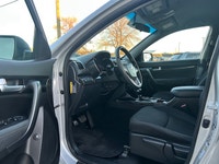 2014 KIA SORENTO LX AWD NO ACCIDENTS, NO CLAIMS WITH ALL SERVICES UP TO DATE QualiTee Motors offers... (image 8)