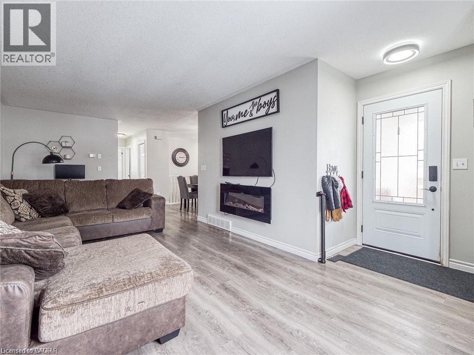819 JOHN Street Unit# main Woodstock, Ontario 2