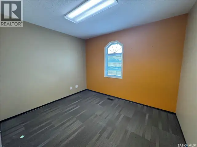 102 Sims AVENUE Weyburn, Saskatchewan in Commercial & Office Space for Sale in Regina - Image 11