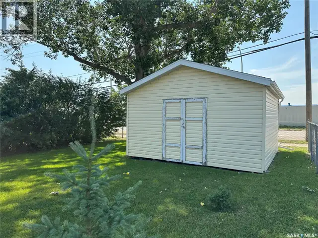 705 1st AVENUE NW Weyburn, Saskatchewan in Houses for Sale in Regina - Image 23