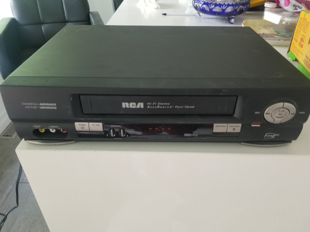 RCA VR646HF 4-Head HiFi Stereo VCR VHS Player - READ MY NOTE in General Electronics in City of Toronto - Image 2