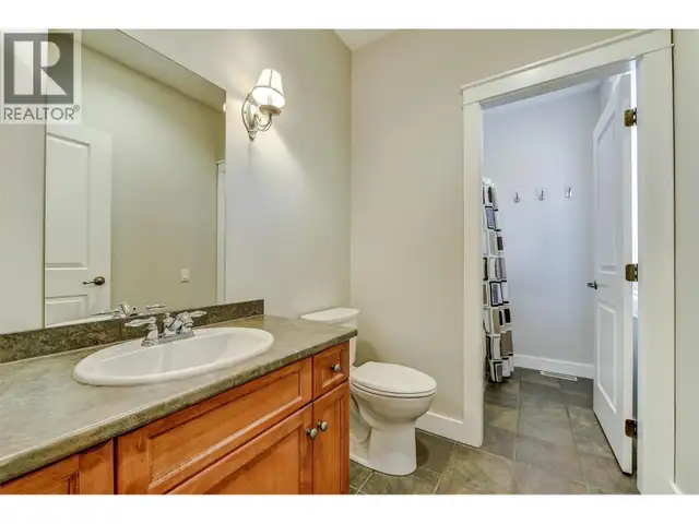 3672 Luxmoore Road Kelowna, British Columbia in Houses for Sale in Penticton - Image 39