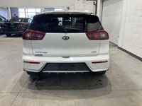 Le Kia Niro 2017 SX TOURING CUIR TOIT MAGS CAMERA RECUL CRUISE offert chez AutoStudio 72 à Mirabel e... (image 4)