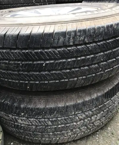 * USED MICHELIN LTX M/S 245/70R17. 9/32 REMAINING TREAD. PRICED NOT INSTALLED. SKU: UT2457017M _____...