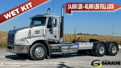 Heavy truck / Camion lourd - # STOCK: C-31233 2008 MACK CXU613 PINNACLE CAMION DE VILLE / WET KIT 20...