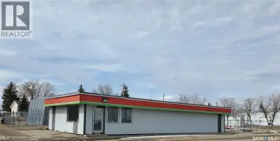 This nearly 4,000 sq. ft. vacant building offers outstanding visibility along a high-traffic route a...