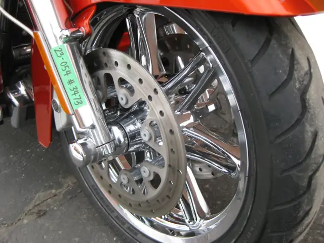 2013 Harley-Davidson FLHTCUSE8 CVO ULTRA CLASSIC in Street, Cruisers & Choppers in City of Toronto - Image 9