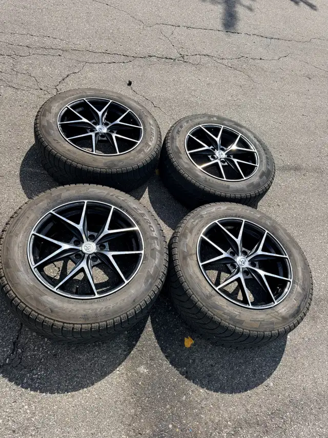 225/65/17 toyota rav4 venza 5x114.3 pirelli winters in Tires & Rims in Mississauga / Peel Region - Image 3