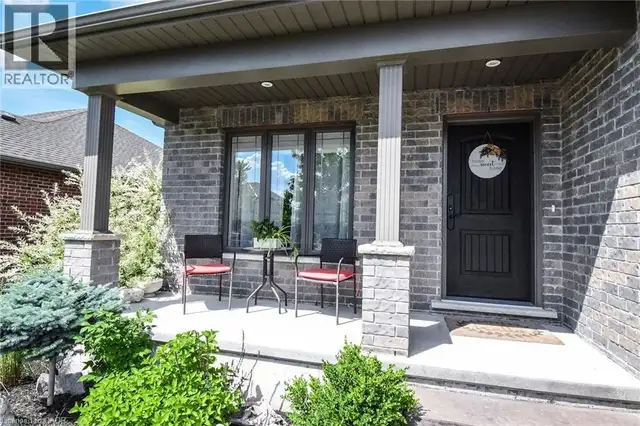 295 COURTLAND Street Delhi, Ontario in Houses for Sale in Norfolk County - Image 5