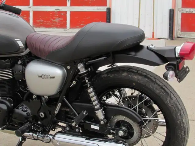 2020 Kawasaki W800 Cafe in Sport Bikes in Leamington - Image 26