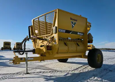 2021 Vermeer BPX9010 Bale Processor 3 hydraulics. Right Hand Discharge Flotation tires Small 1000PTO...