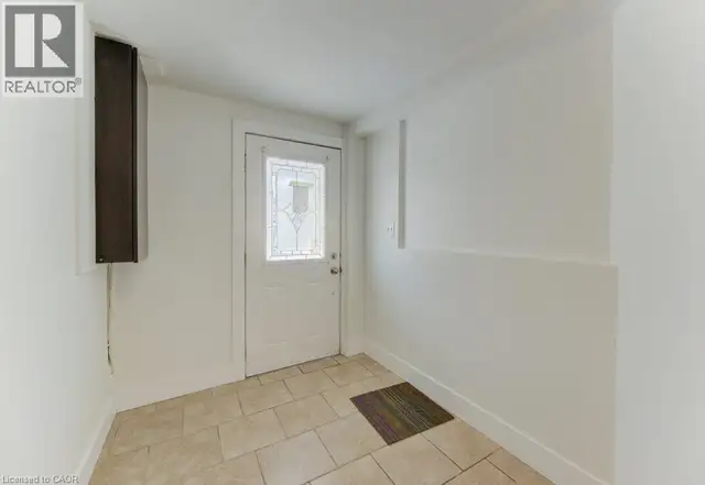 190 LANCASTER Street E Kitchener, Ontario in Houses for Sale in Kitchener / Waterloo - Image 3