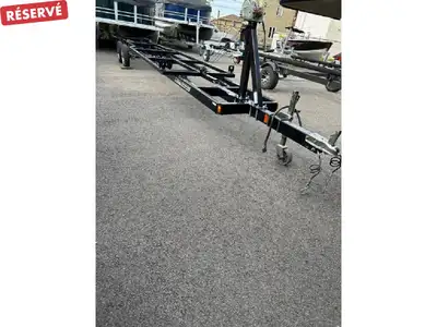 2012 KARAVAN KPS-224 KARAVAN KPS-224 2012 Remorque à ciseau pour ponton Karavan 2012 à vendre Poids...