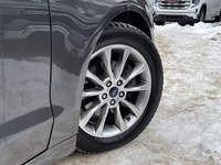 IIHS Top Safety Pick, Top Safety Pick+. Only 78,987 Kilometers! This Ford Fusion SE boasts a Regular... (image 4)