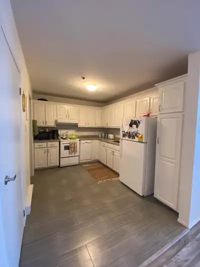 We have an awesome 1 bedroom unit available August 1st. This unit is in a Prime Uptown location, jus...