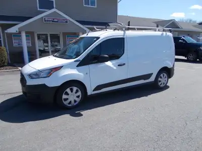 2020 Ford Transit Connect XL 4cyl, gas, auto, pw, pl, air, radio back up camera 159,000km, roof rack...