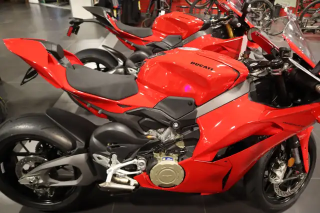 2025 Ducati Supersport in Other in Edmonton - Image 3
