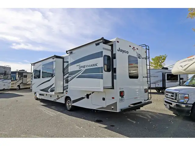 2022 Jayco Greyhawk 29MV Classe C VR/RV Crics Hydrauliques + Sol in RVs & Motorhomes in Laval / North Shore - Image 36