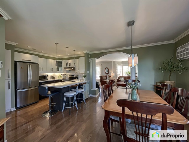 $479,900 - Condominium for sale in Chomedey — photo 1