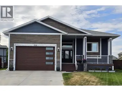 Welcome to 7118 Foxridge Court! Located on a quiet cul-de-sac in a desirable neighbourhood surrounde...