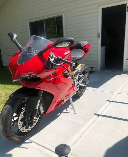 2015 DUCATI PANIGALE 899 (FINANCING AVAILABLE) in Sport Bikes in Strathcona County - Image 4