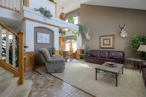 8 Canyoncrest Point W in Houses for Sale in Lethbridge - Image 4