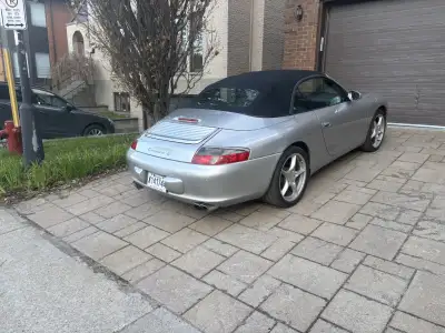 Porsche 911 Carrera 4 convertible 2003 6 speed manual lots of options /beaucoup d options ,runs grea...