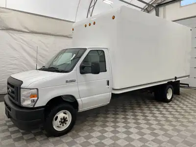 CERTIFIED MECHANICAL, LIGHT WEAR AND CLEAN CARFAX this 2024 Ford E-Series Cutaway E450 is NEXT TO NE...